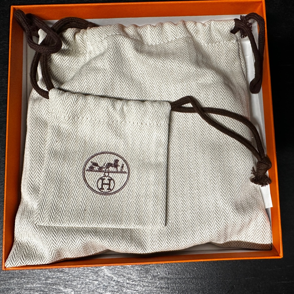 Hermès Belt with Gold Buckle - Picture 3 of 5